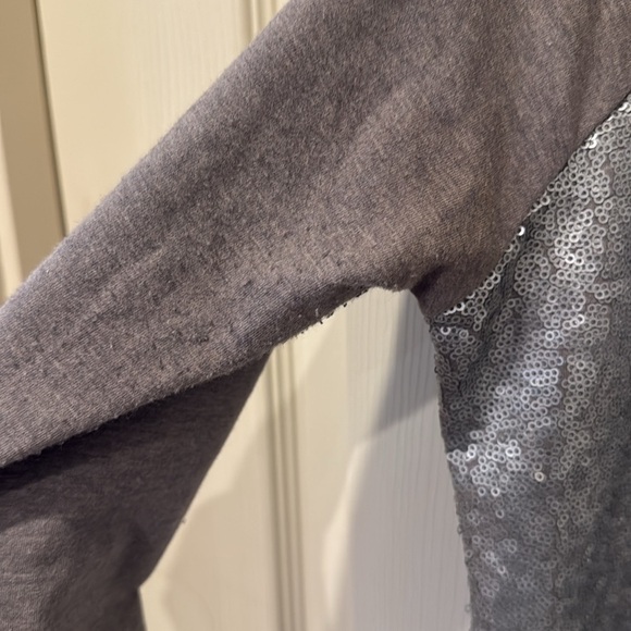 Banana Republic grey sequined sweater, medium - Picture 8 of 8